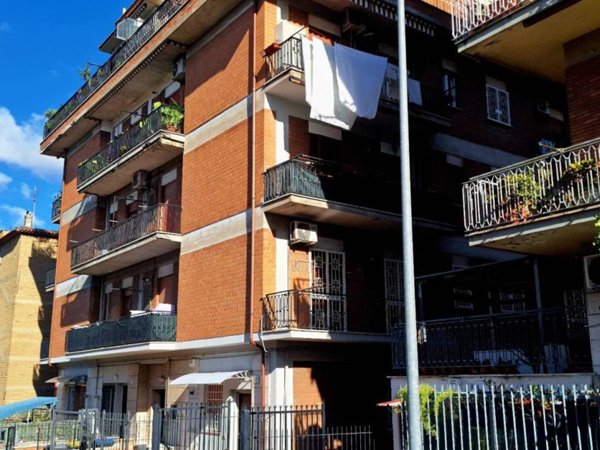 appartamento in vendita a Roma in zona Romanina
