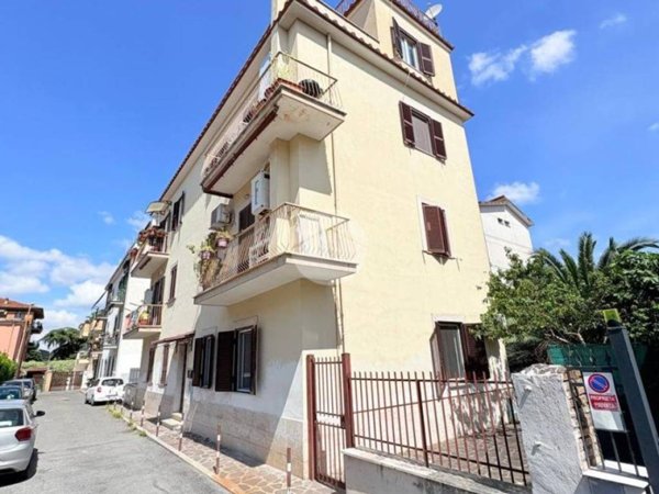 appartamento in vendita a Roma in zona Torre Maura