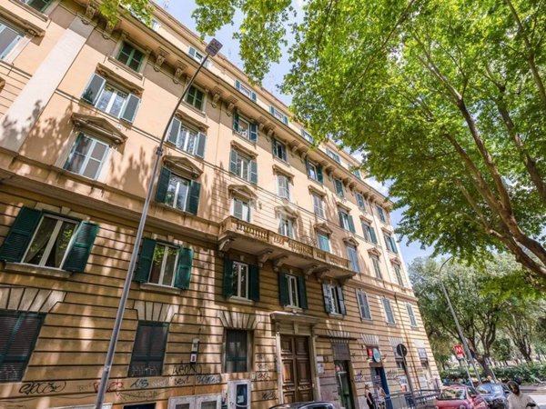 appartamento in vendita a Roma in zona Appio Latino
