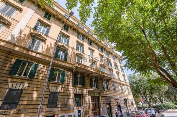 appartamento in vendita a Roma in zona Appio Latino