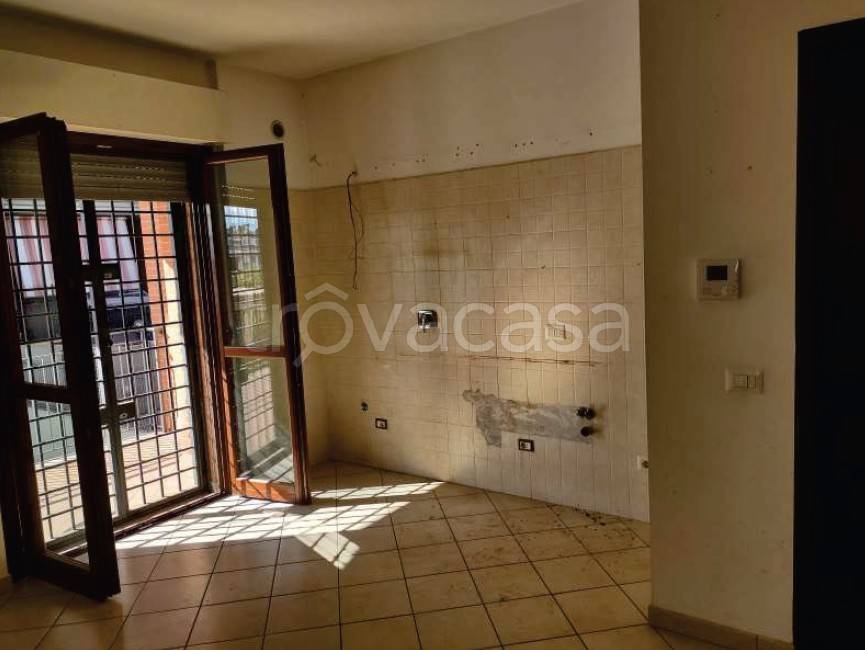 appartamento in vendita a Roma in zona Lunghezza