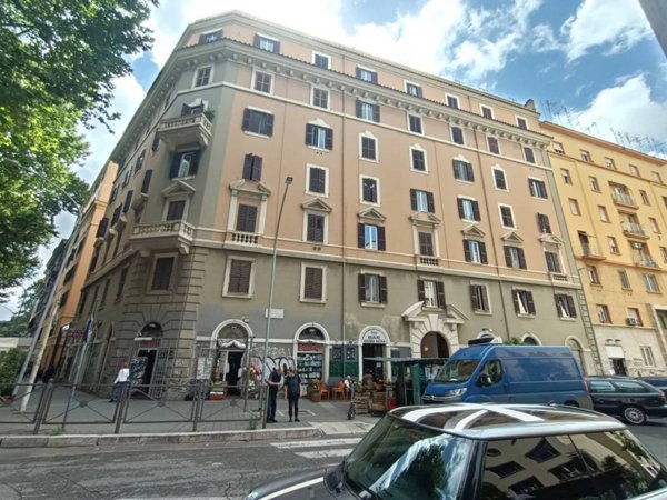 appartamento in vendita a Roma in zona Appio Latino