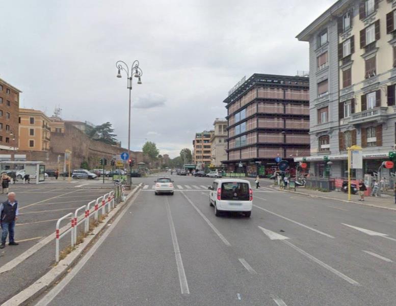 locale commerciale in vendita a Roma in zona Salario