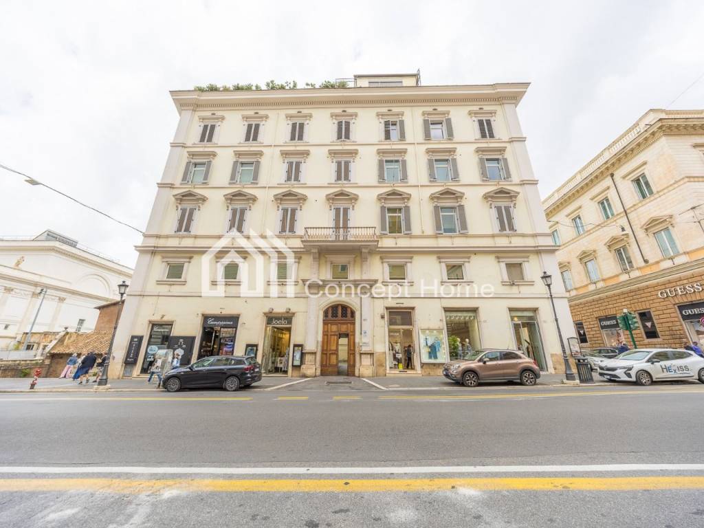 appartamento in vendita a Roma in zona Rione Monti/Campitelli
