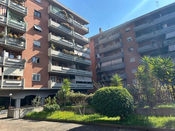 appartamento in vendita a Roma in zona Torrino