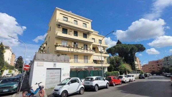 appartamento in vendita a Roma in zona Gianicolense