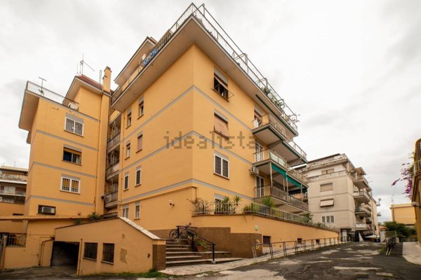 appartamento in vendita a Roma in zona Primavalle