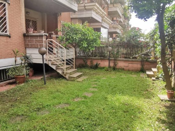 appartamento in vendita a Roma in zona Giuliano Dalmata
