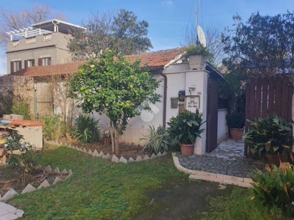 appartamento in vendita a Roma in zona Tuscolano
