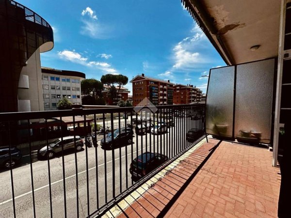 appartamento in vendita a Roma in zona Ardeatino