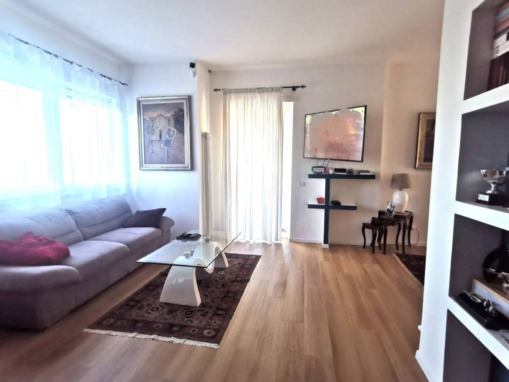 appartamento in vendita a Roma in zona Tor di Quinto