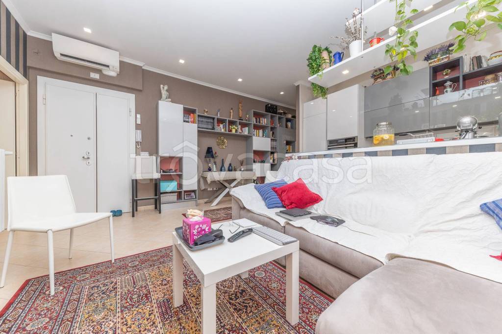 appartamento in vendita a Roma in zona Appio Latino