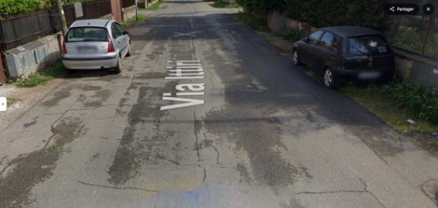 appartamento in vendita a Roma in zona Lago Regillo