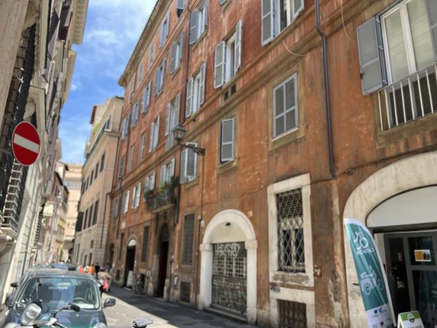 appartamento in vendita a Roma in zona Pigna - Sant'Angelo