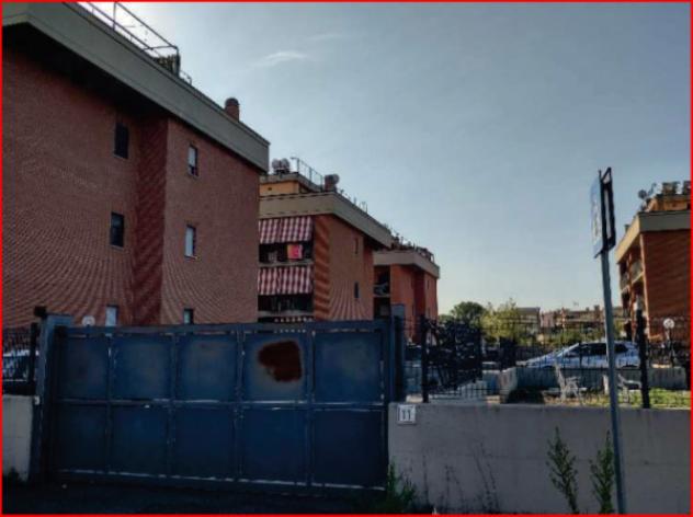 appartamento in vendita a Roma in zona Lunghezza