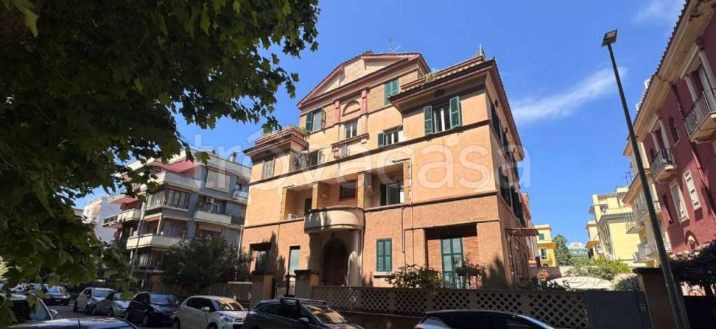 appartamento in vendita a Roma in zona Ostia