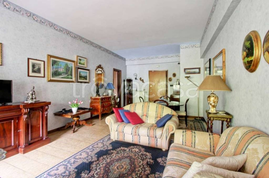 appartamento in vendita a Roma in zona Tomba di Nerone