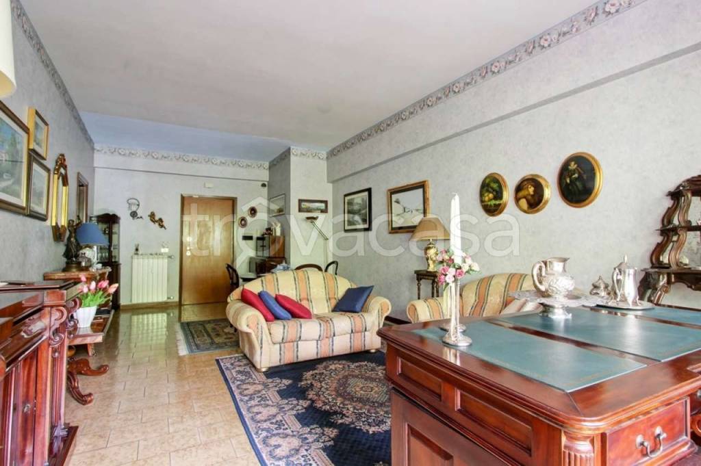 appartamento in vendita a Roma in zona Tomba di Nerone