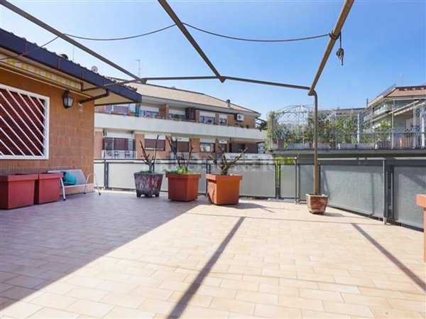 appartamento in vendita a Roma in zona Ardeatino