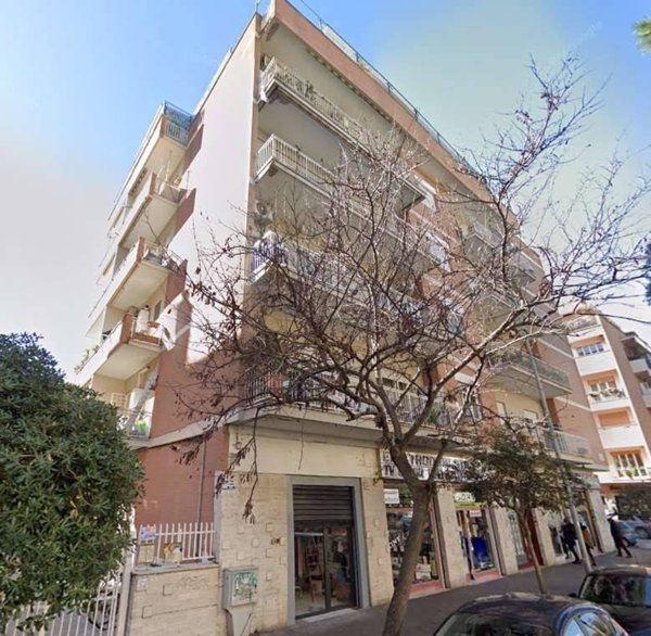 appartamento in vendita a Roma in zona Castel Fusano