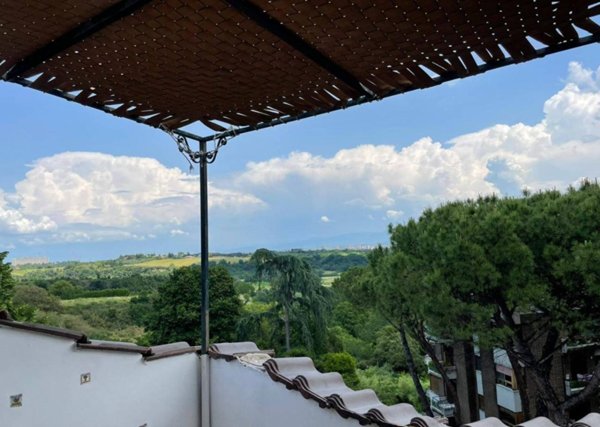 appartamento in vendita a Roma in zona Tomba di Nerone