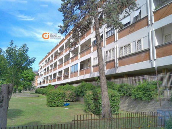 appartamento in vendita a Roma in zona Spinaceto