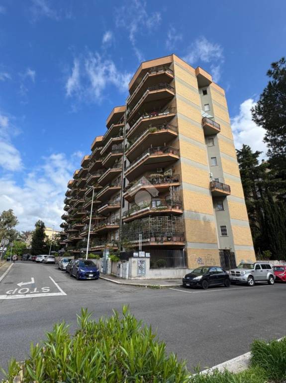appartamento in vendita a Roma in zona EUR
