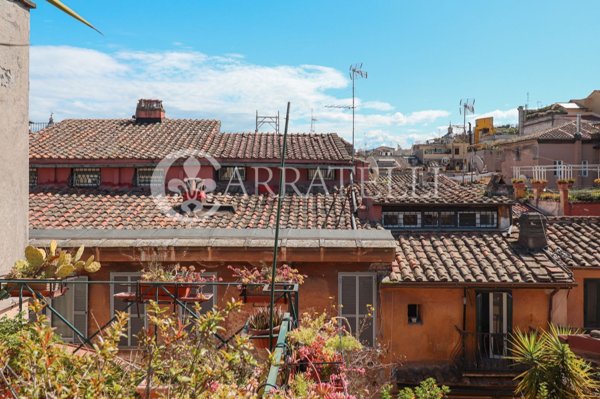 appartamento in vendita a Roma in zona Parione/Sant'Eustachio