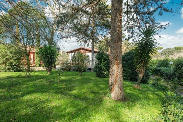 casa indipendente in vendita a Roma