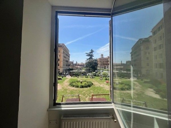 appartamento in vendita a Roma in zona Castro Pretorio