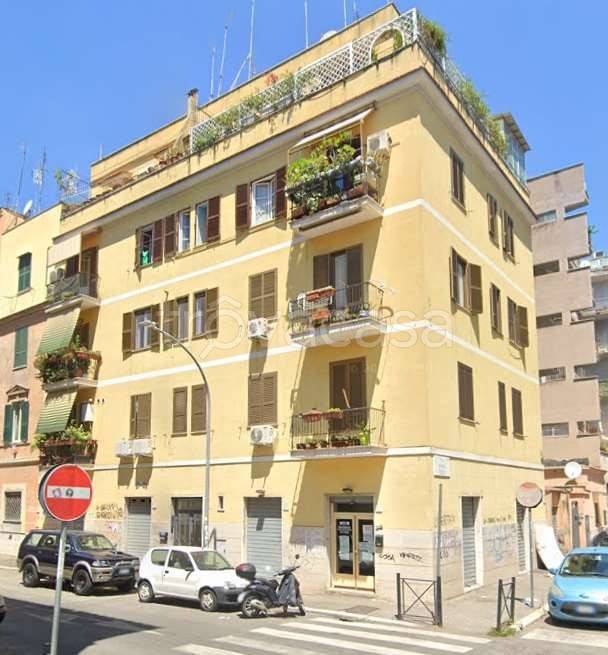 appartamento in vendita a Roma in zona Tuscolano