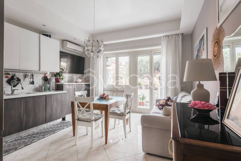 appartamento in vendita a Roma in zona Ostia