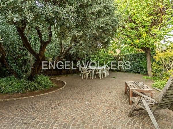 casa indipendente in vendita a Roma in zona EUR