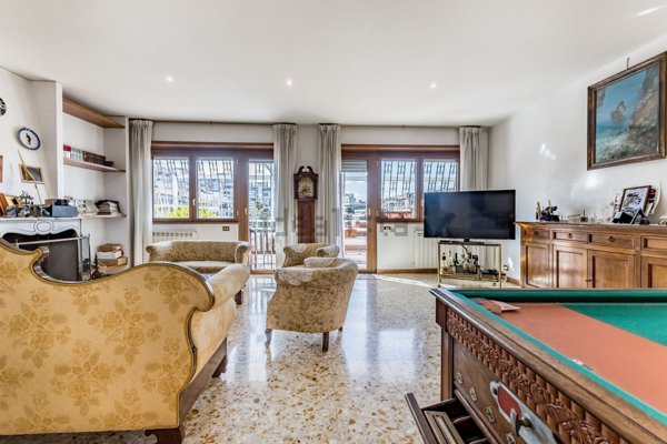 appartamento in vendita a Roma in zona EUR