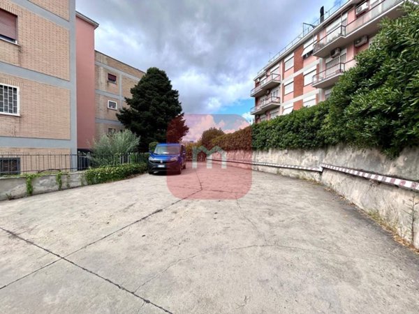 negozio in vendita a Roma in zona Giuliano Dalmata