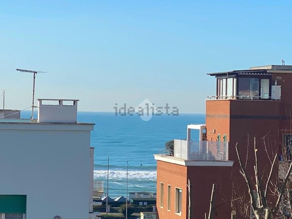 appartamento in vendita a Roma in zona Ostia