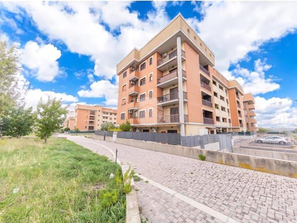 appartamento in vendita a Roma in zona Castelverde