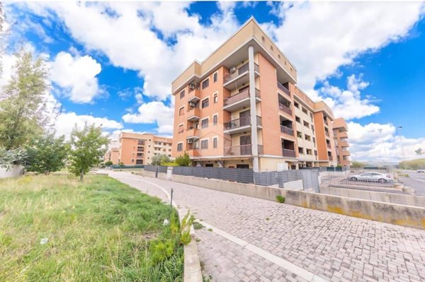 appartamento in vendita a Roma in zona Castelverde