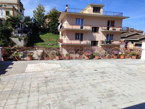 appartamento in vendita a Roma in zona Sette Bagni
