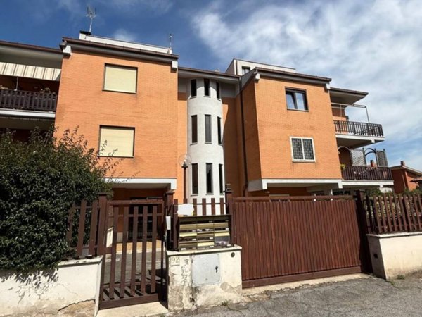 appartamento in vendita a Roma in zona Tor Vergata/Torrenova
