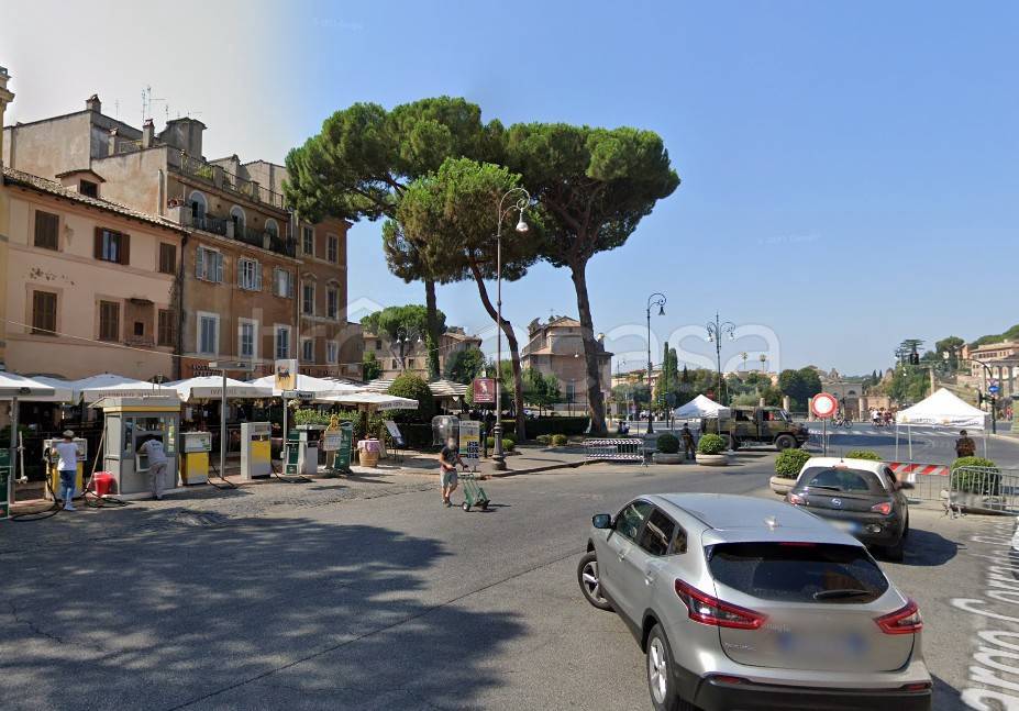 negozio in vendita a Roma in zona Castro Pretorio