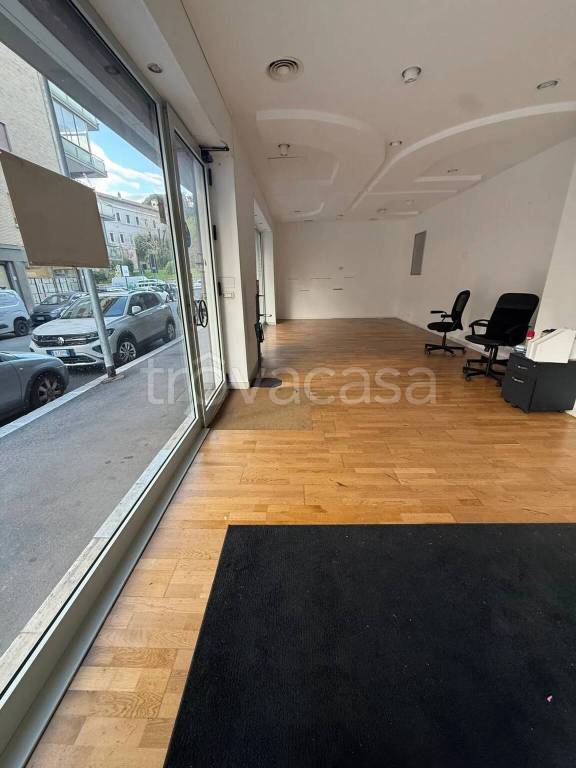negozio in vendita a Roma in zona Aurelio