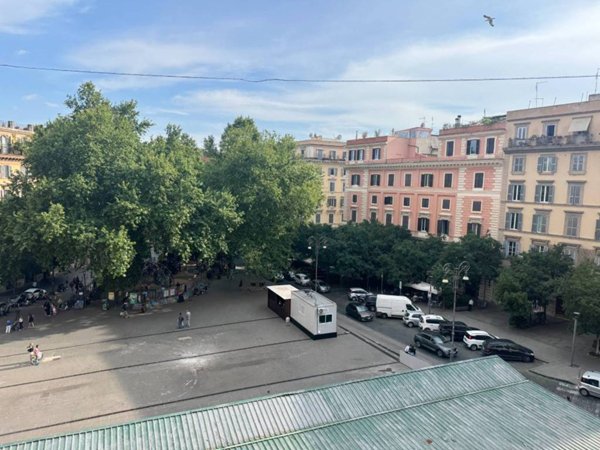 appartamento in vendita a Roma in zona Trastevere