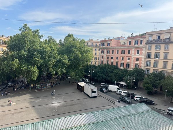 appartamento in vendita a Roma in zona Trastevere