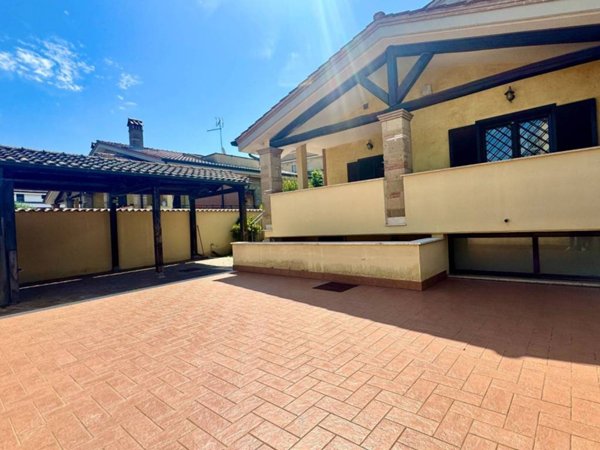 casa indipendente in vendita a Roma in zona Dragona/Bagnoletto