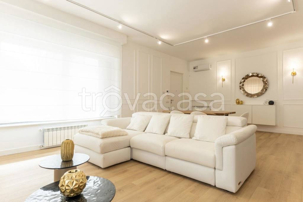 casa indipendente in vendita a Roma