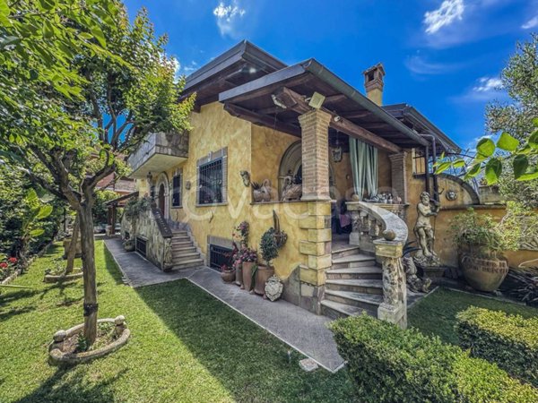 casa indipendente in vendita a Roma in zona Infernetto