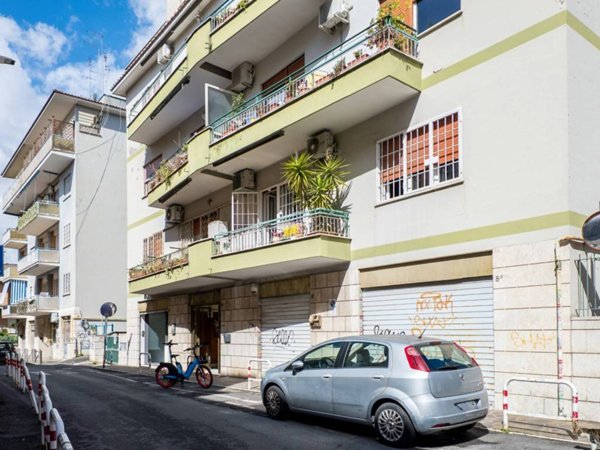 appartamento in vendita a Roma in zona Appio Latino