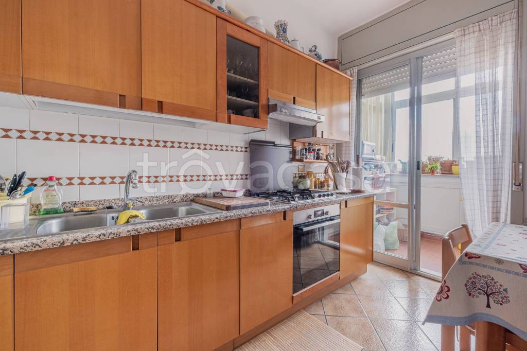 appartamento in vendita a Roma in zona EUR