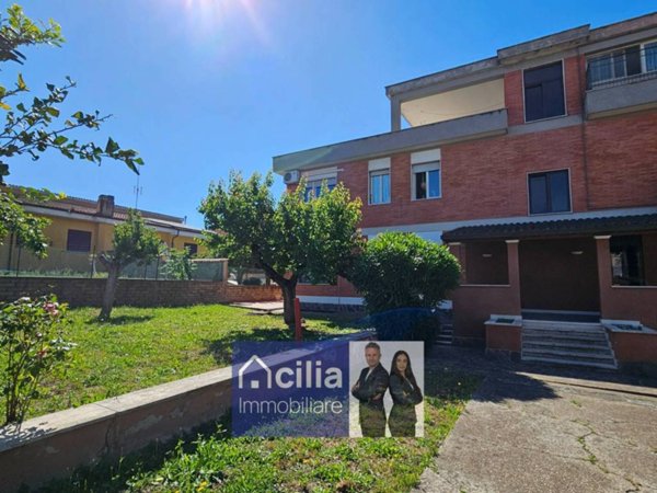 appartamento in vendita a Roma in zona Acilia